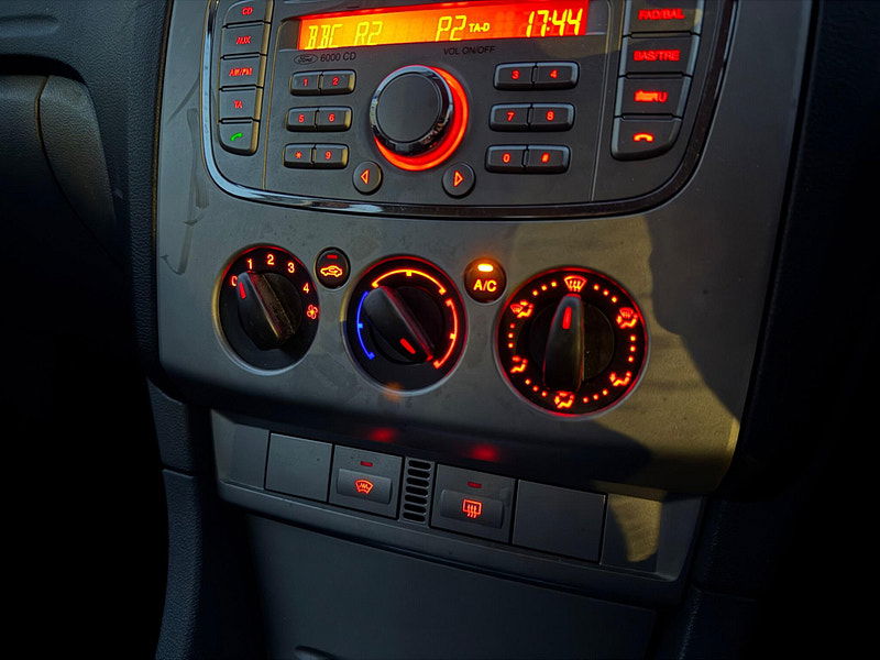 Ford Focus 1.8 TDCi Zetec 5dr 5dr Manual 2025