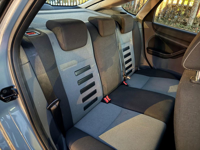 Ford Focus 1.8 TDCi Zetec 5dr 5dr Manual 2025