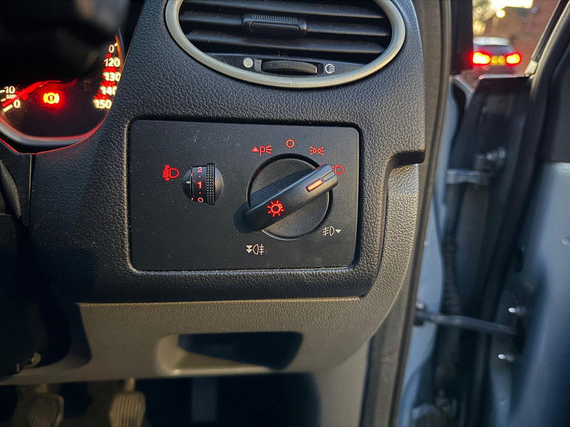 Ford Focus 1.8 TDCi Zetec 5dr 5dr Manual 2025