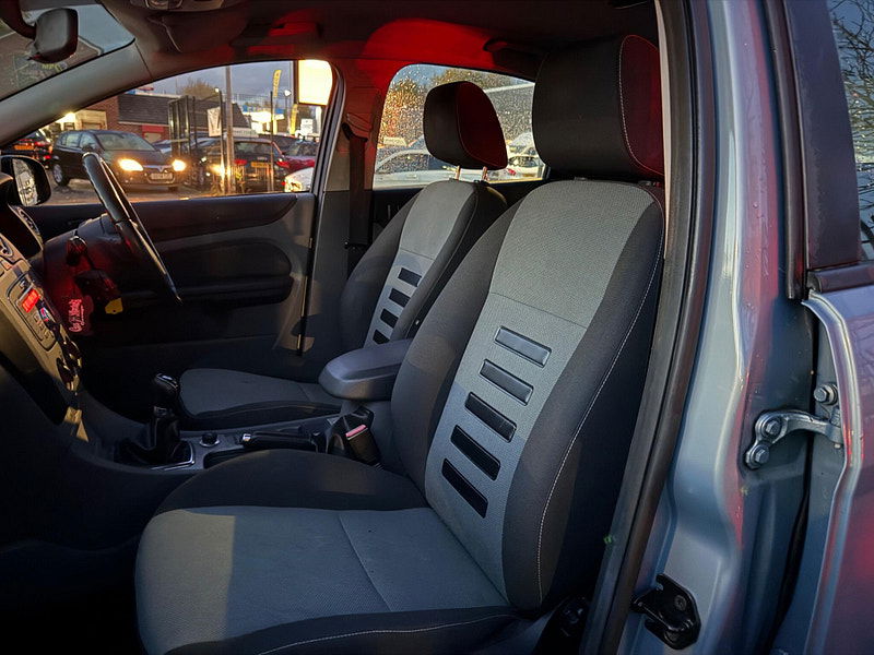 Ford Focus 1.8 TDCi Zetec 5dr 5dr Manual 2025