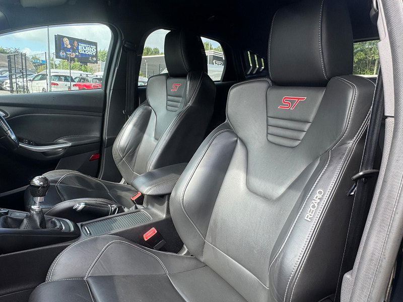 Ford Focus 2.0T EcoBoost ST-3 Euro 6 (s/s) 5dr 5dr Manual 2025