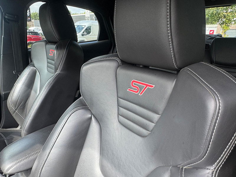 Ford Focus 2.0T EcoBoost ST-3 Euro 6 (s/s) 5dr 5dr Manual 2025