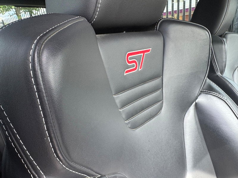 Ford Focus 2.0T EcoBoost ST-3 Euro 6 (s/s) 5dr 5dr Manual 2025