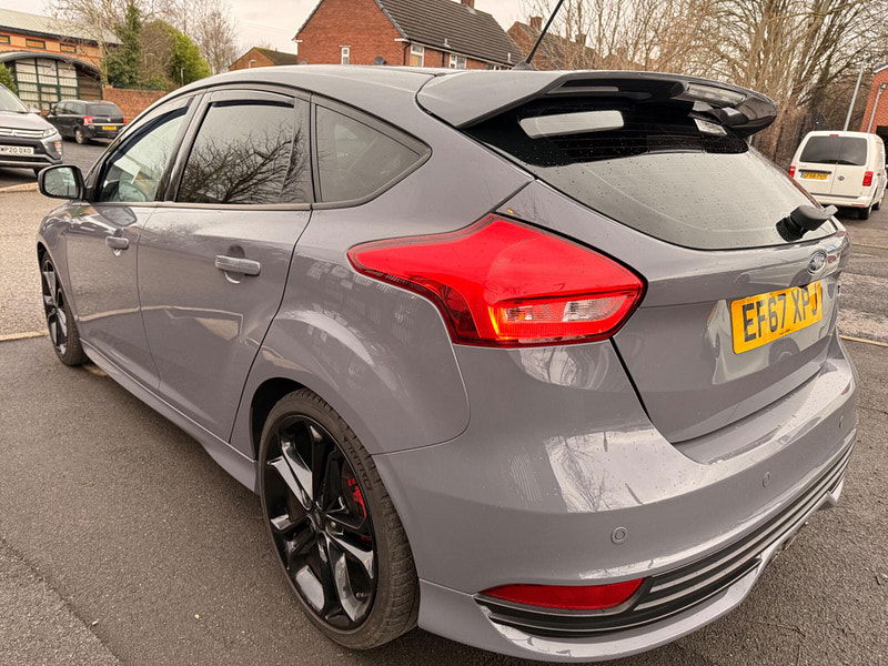 Ford Focus 2.0T EcoBoost ST-3 Euro 6 (s/s) 5dr 5dr Manual 2026