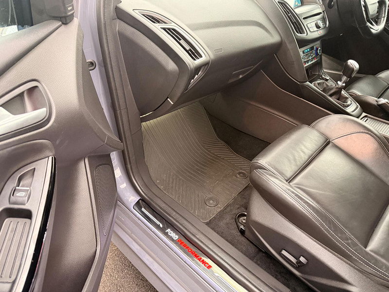 Ford Focus 2.0T EcoBoost ST-3 Euro 6 (s/s) 5dr 5dr Manual 2026