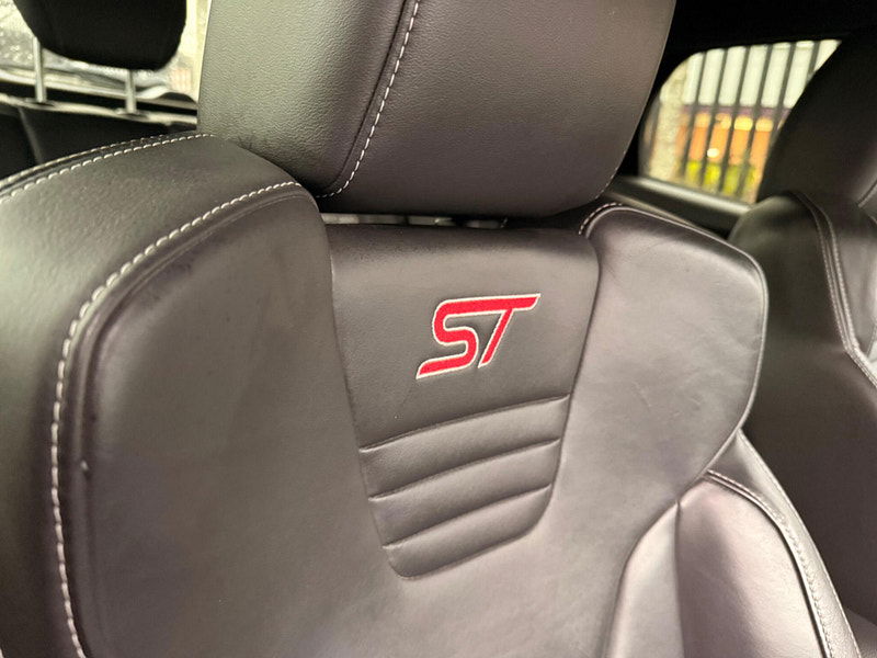 Ford Focus 2.0T EcoBoost ST-3 Euro 6 (s/s) 5dr 5dr Manual 2026