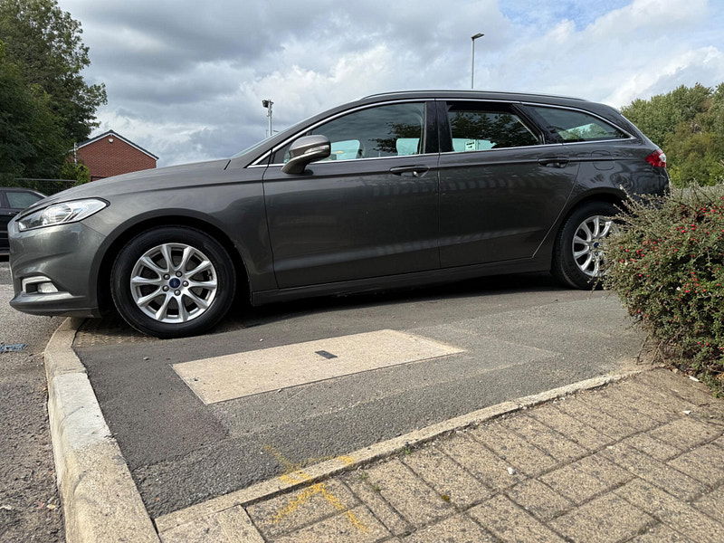 Ford Mondeo 1.5 TDCi ECOnetic Zetec Euro 6 (s/s) 5dr 5dr Manual 2025