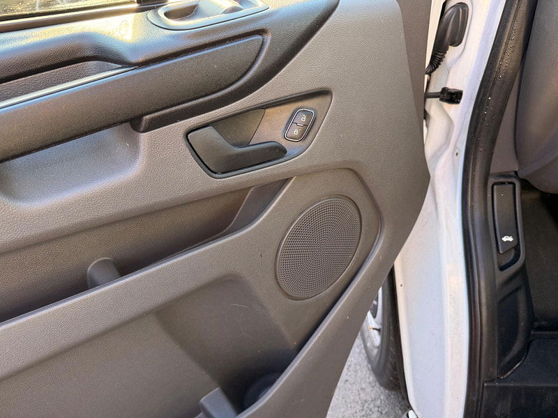 Ford Transit Custom 2.0 300 EcoBlue Leader L1 H2 Euro 6 (s/s) 5dr 5dr Manual 2026