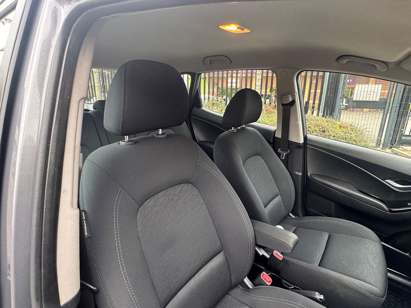 Hyundai IX20 1.6 Active Auto Euro 5 5dr 5dr Automatic 2025