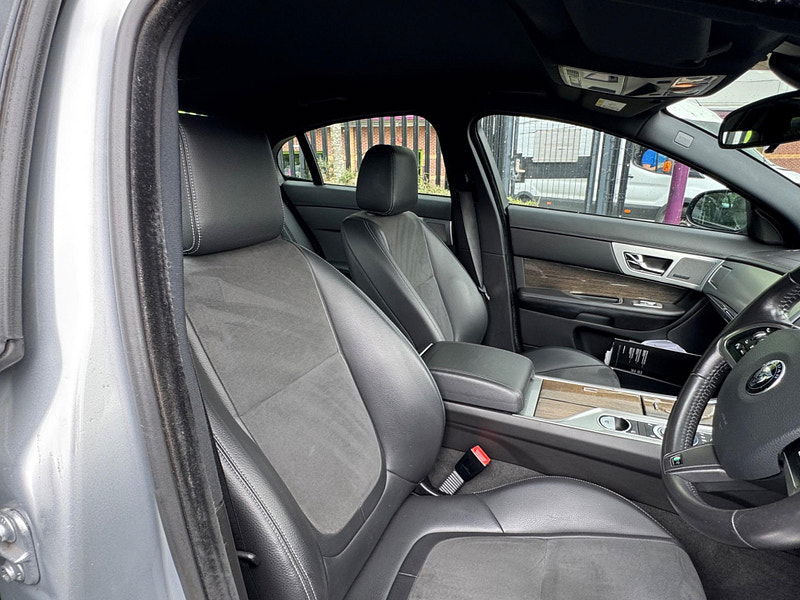 Jaguar XF 2.2d R-Sport Auto Euro 5 (s/s) 4dr 4dr Automatic 2025