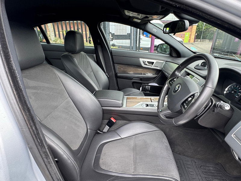 Jaguar XF 2.2d R-Sport Auto Euro 5 (s/s) 4dr 4dr Automatic 2025