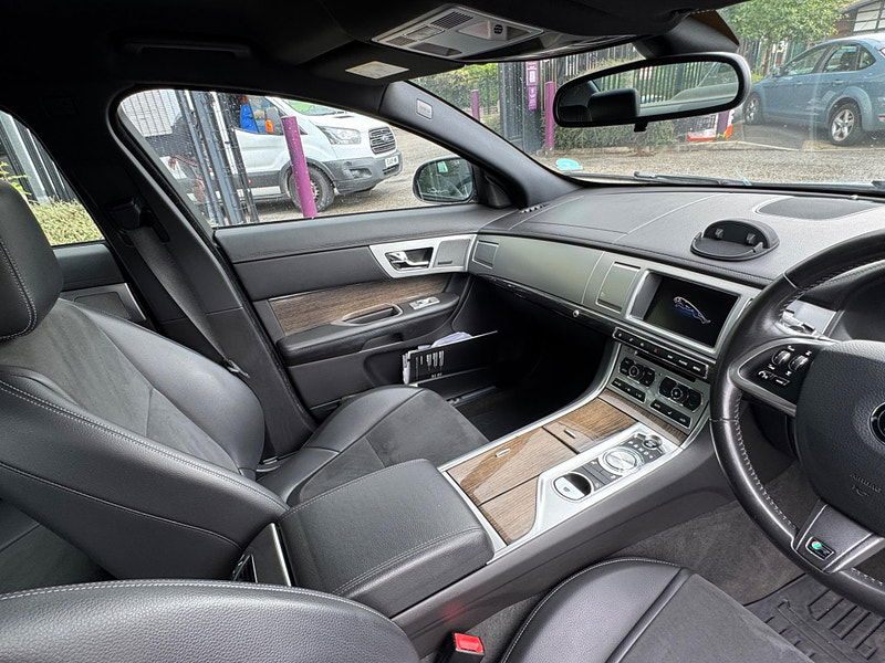 Jaguar XF 2.2d R-Sport Auto Euro 5 (s/s) 4dr 4dr Automatic 2025