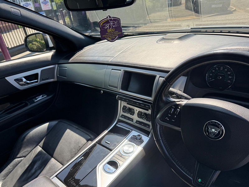 Jaguar XF 2.2d R-Sport Black Auto Euro 5 (s/s) 4dr 4dr Automatic 2025
