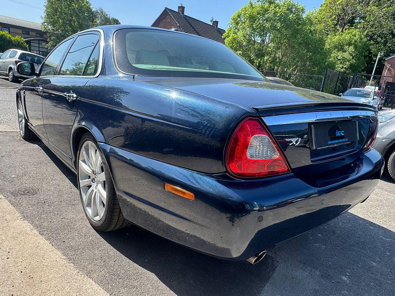 Jaguar XJ 2.7 TDVi Executive 4dr 4dr Automatic 2025