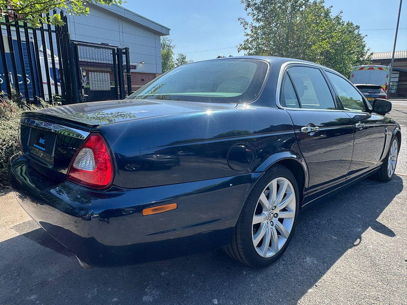 Jaguar XJ 2.7 TDVi Executive 4dr 4dr Automatic 2025