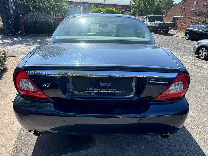 Jaguar XJ 2.7 TDVi Executive 4dr 4dr Automatic 2025