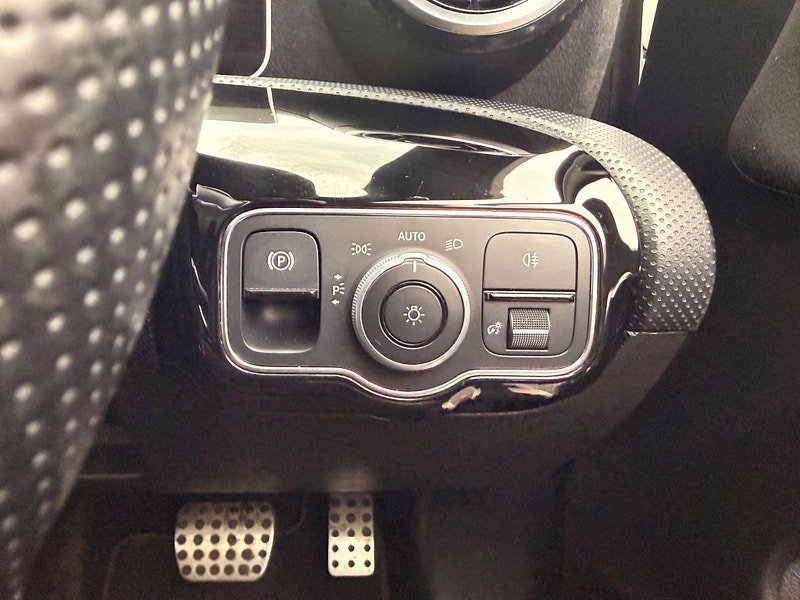 Mercedes-Benz A Class 1.3 A180 AMG Line (Executive) 7G-DCT Euro 6 (s/s) 5dr 5dr Automatic 2026