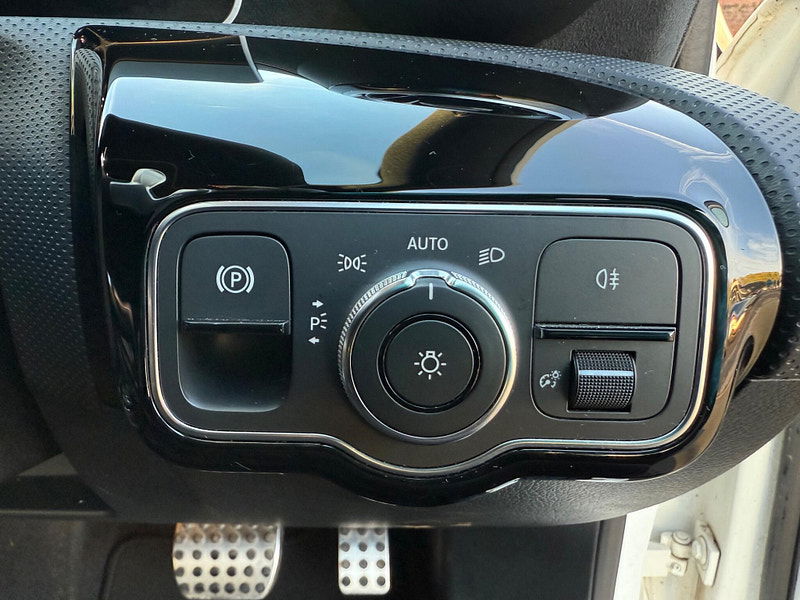 Mercedes-Benz A Class 1.5 A180d AMG Line (Executive) 7G-DCT Euro 6 (s/s) 5dr 5dr Automatic 2025