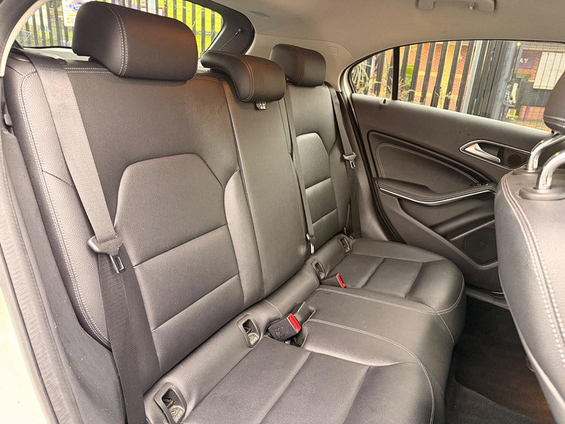 Mercedes-Benz A Class 2.1 A200d Sport (Premium) 7G-DCT Euro 6 (s/s) 5dr 5dr Automatic 2026