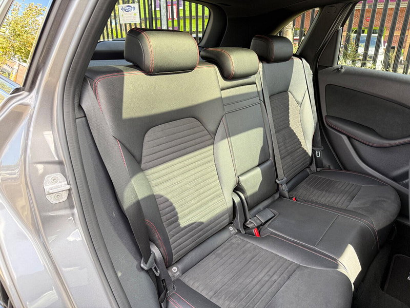 Mercedes-Benz B Class 2.1 B200d AMG Line (Premium Plus) 7G-DCT Euro 6 (s/s) 5dr 5dr Automatic 2026