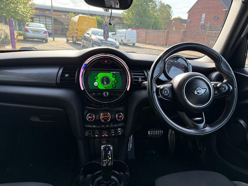 MINI Hatch 1.5 Cooper Steptronic Euro 6 (s/s) 5dr 5dr Automatic 2025