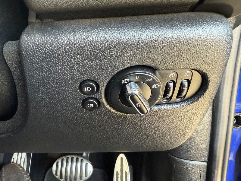 MINI Hatch 1.5 Cooper Steptronic Euro 6 (s/s) 5dr 5dr Automatic 2025