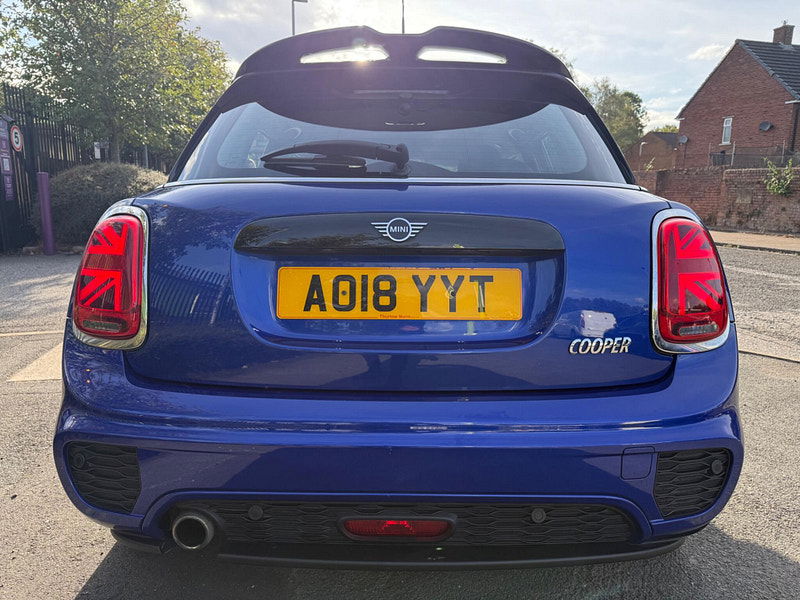 MINI Hatch 1.5 Cooper Steptronic Euro 6 (s/s) 5dr 5dr Automatic 2025