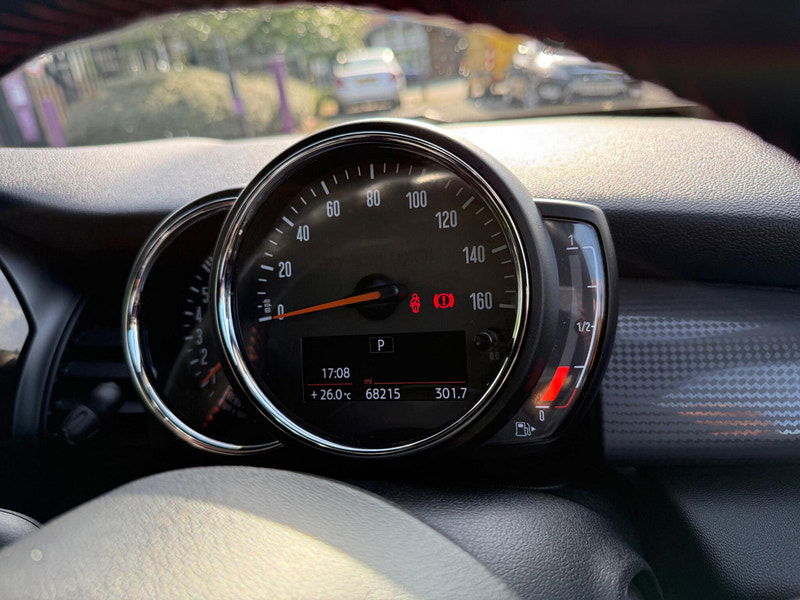 MINI Hatch 1.5 Cooper Steptronic Euro 6 (s/s) 5dr 5dr Automatic 2025