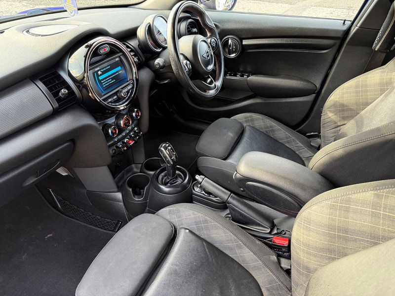 MINI Hatch 1.5 Cooper Steptronic Euro 6 (s/s) 5dr 5dr Automatic 2025