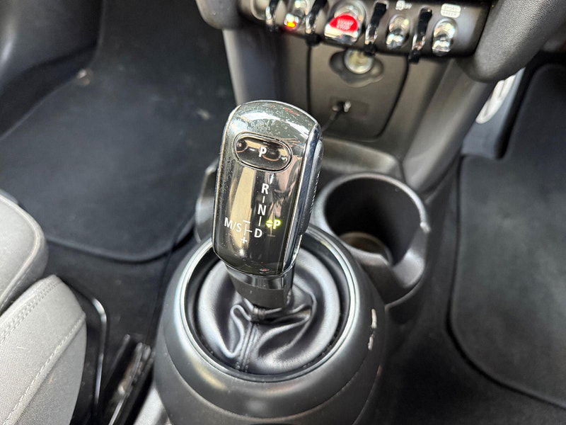 MINI Hatch 1.5 Cooper Steptronic Euro 6 (s/s) 5dr 5dr Automatic 2025