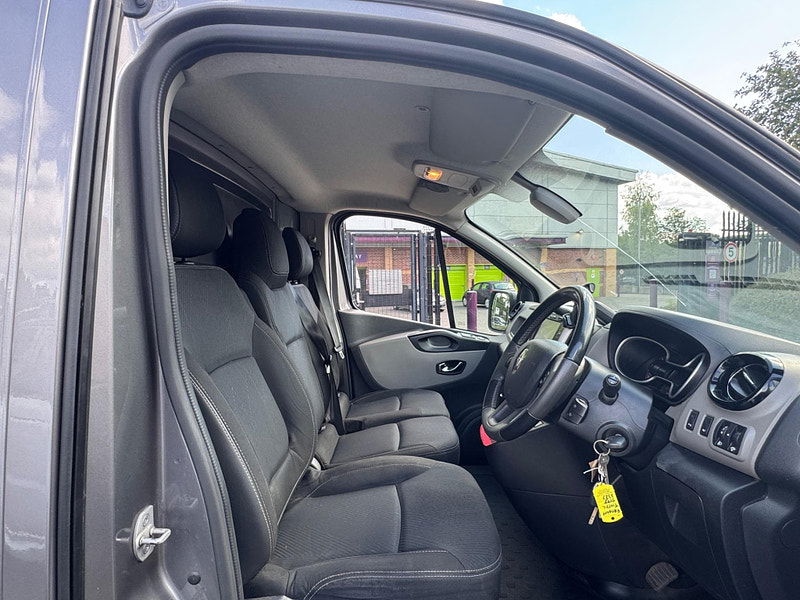 Renault Trafic 1.6 dCi 27 Sport Nav SWB Standard Roof Euro 6 5dr 4dr Manual 2025