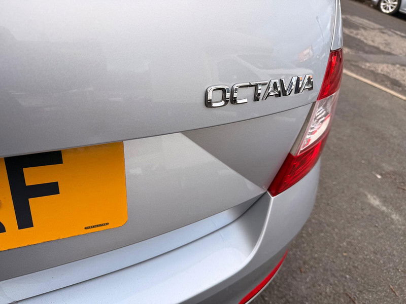 Skoda Octavia 2.0 TDI Elegance DSG Euro 5 (s/s) 5dr 5dr Automatic 2026