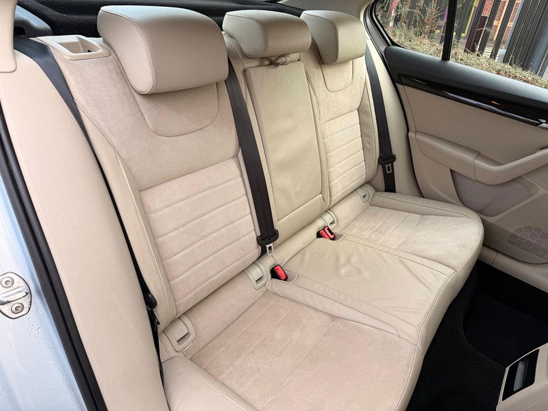 Skoda Octavia 2.0 TDI Elegance DSG Euro 5 (s/s) 5dr 5dr Automatic 2026