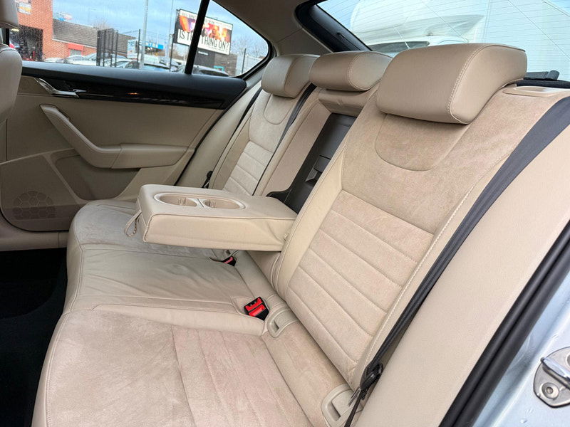 Skoda Octavia 2.0 TDI Elegance DSG Euro 5 (s/s) 5dr 5dr Automatic 2026