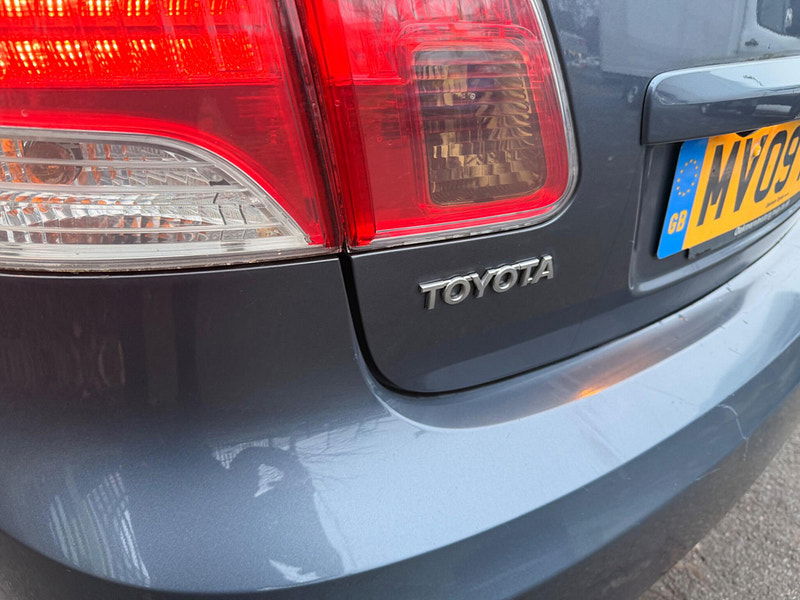 Toyota Avensis 2.2 D-4D T Spirit Euro 5 4dr 4dr Manual 2026