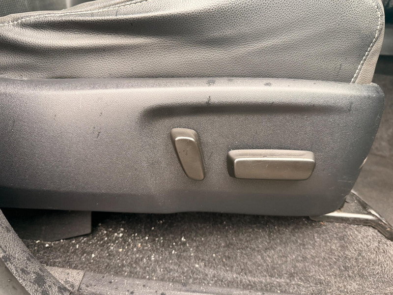 Toyota Hilux 2.8 D-4D Invincible X Auto 4WD Euro 6 (s/s) 4dr 4dr Automatic 2026