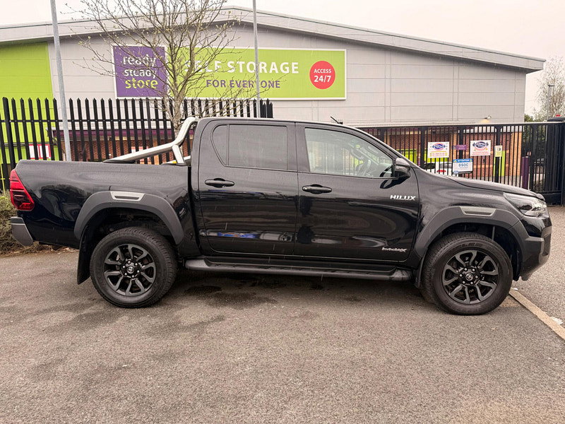 Toyota Hilux 2.8 D-4D Invincible X Auto 4WD Euro 6 (s/s) 4dr 4dr Automatic 2026