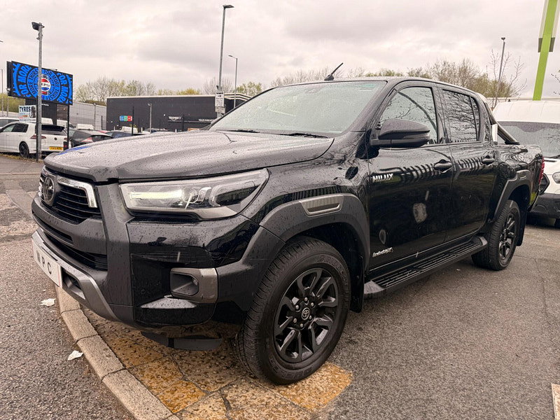 Toyota Hilux 2.8 D-4D Invincible X Auto 4WD Euro 6 (s/s) 4dr 4dr Automatic 2026