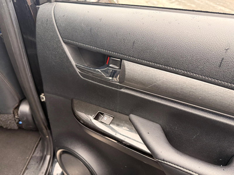 Toyota Hilux 2.8 D-4D Invincible X Auto 4WD Euro 6 (s/s) 4dr 4dr Automatic 2026