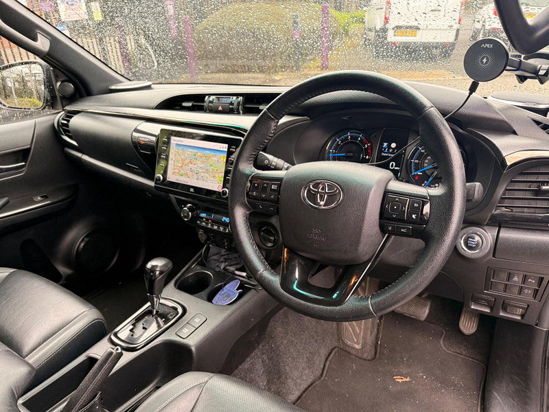 Toyota Hilux 2.8 D-4D Invincible X Auto 4WD Euro 6 (s/s) 4dr 4dr Automatic 2026