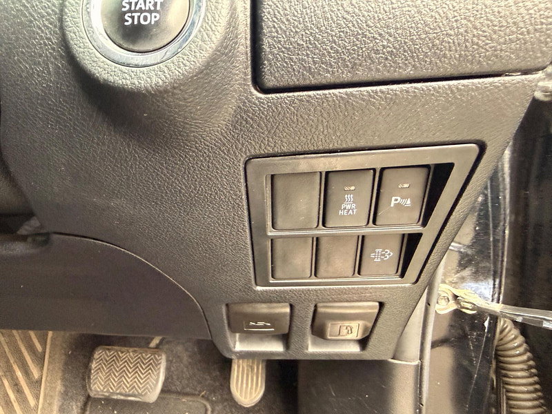 Toyota Hilux 2.8 D-4D Invincible X Auto 4WD Euro 6 (s/s) 4dr 4dr Automatic 2026