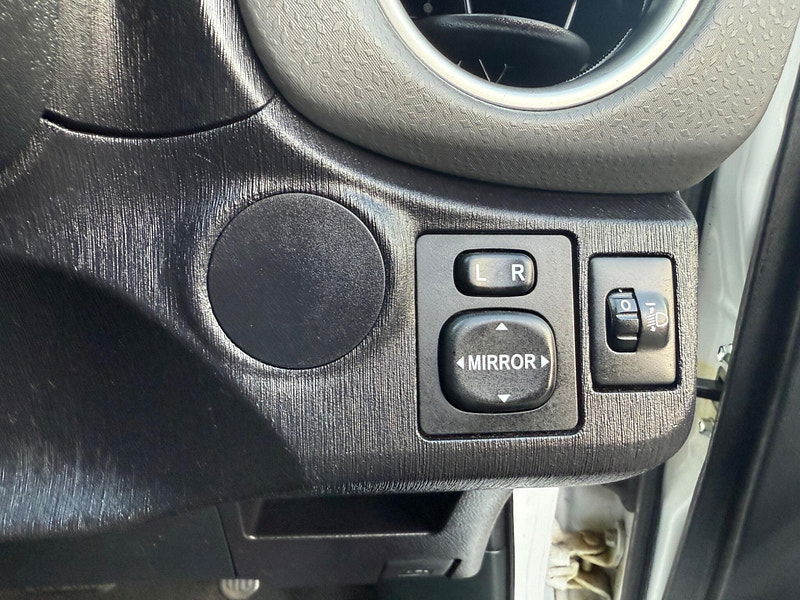 Toyota Yaris 1.33 Dual VVT-i TR Multidrive S Euro 5 5dr 5dr Automatic 2025
