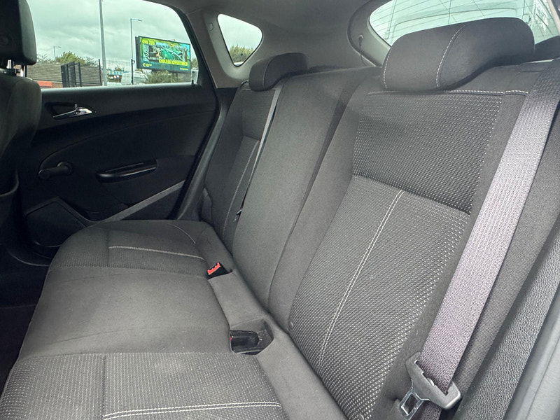 Vauxhall Astra 1.6 16v SRi Auto Euro 5 5dr 5dr Automatic 2025