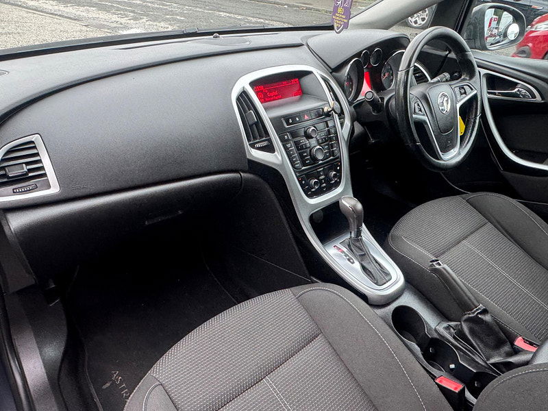 Vauxhall Astra 1.6 16v SRi Auto Euro 5 5dr 5dr Automatic 2025