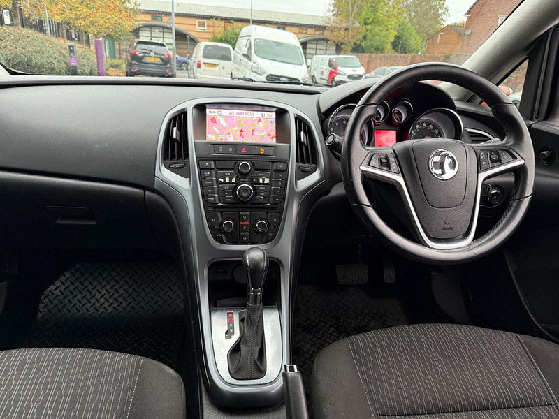 Vauxhall Astra 1.6 16V Tech Line Sports Tourer Auto Euro 5 5dr 5dr Automatic 2025