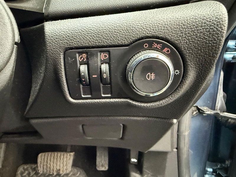 Vauxhall Astra 1.6 16V Tech Line Sports Tourer Auto Euro 5 5dr 5dr Automatic 2025