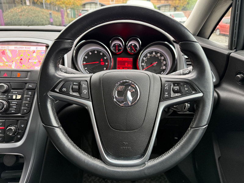 Vauxhall Astra 1.6 16V Tech Line Sports Tourer Auto Euro 5 5dr 5dr Automatic 2025