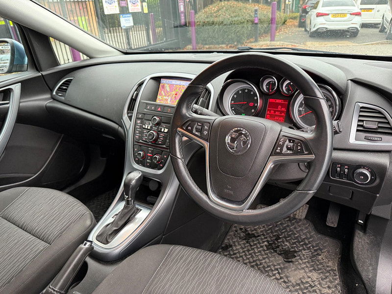 Vauxhall Astra 1.6 16V Tech Line Sports Tourer Auto Euro 5 5dr 5dr Automatic 2025