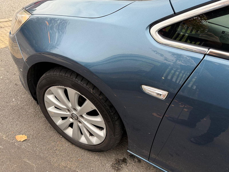 Vauxhall Astra 1.6 16V Tech Line Sports Tourer Auto Euro 5 5dr 5dr Automatic 2025