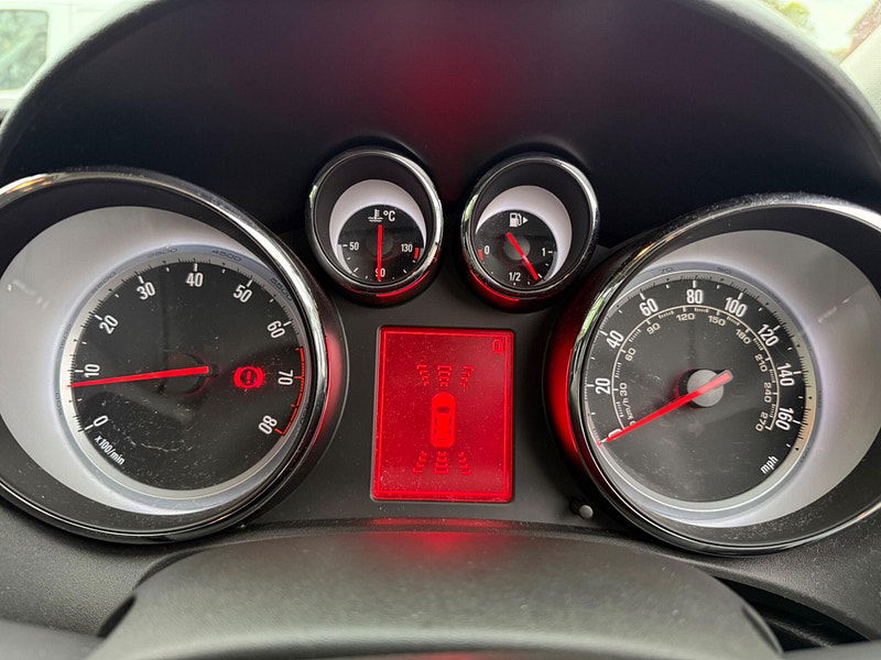 Vauxhall Astra 1.6 16V Tech Line Sports Tourer Auto Euro 5 5dr 5dr Automatic 2025